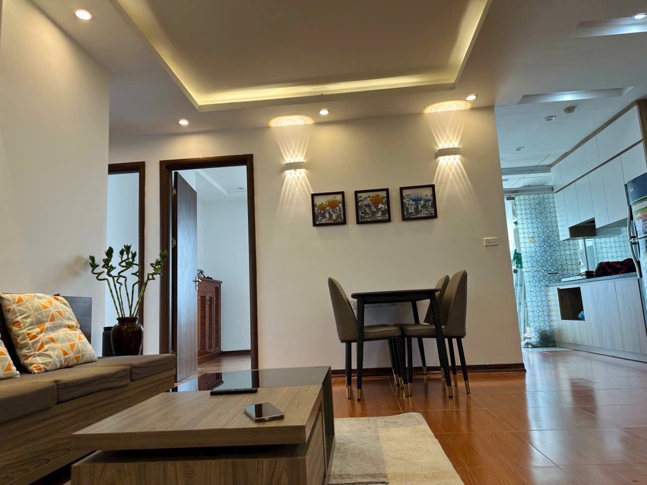 Căn Hộ Cao Cấp 70m2 Tại Khu Đô Thị Việt Hưng - Chính Chủ, Cần Bán Gấp